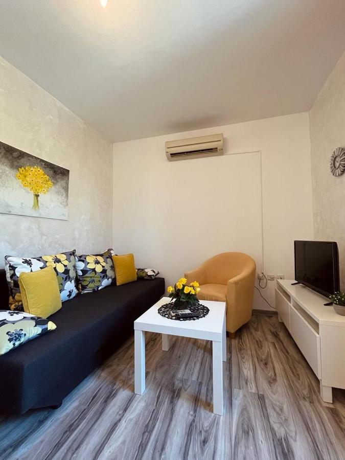 Pomerino Apartmans Esterno foto