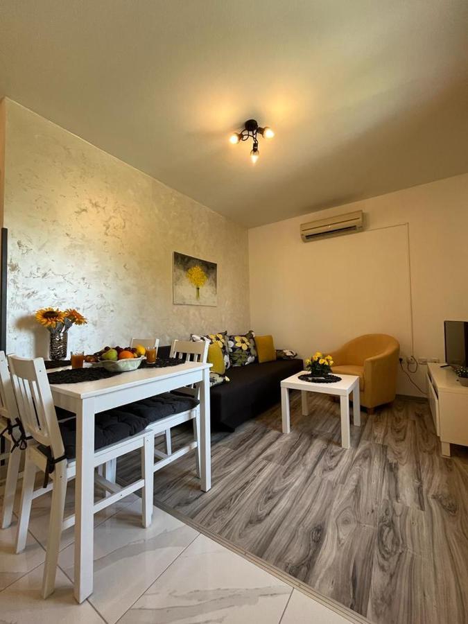 Pomerino Apartmans Esterno foto