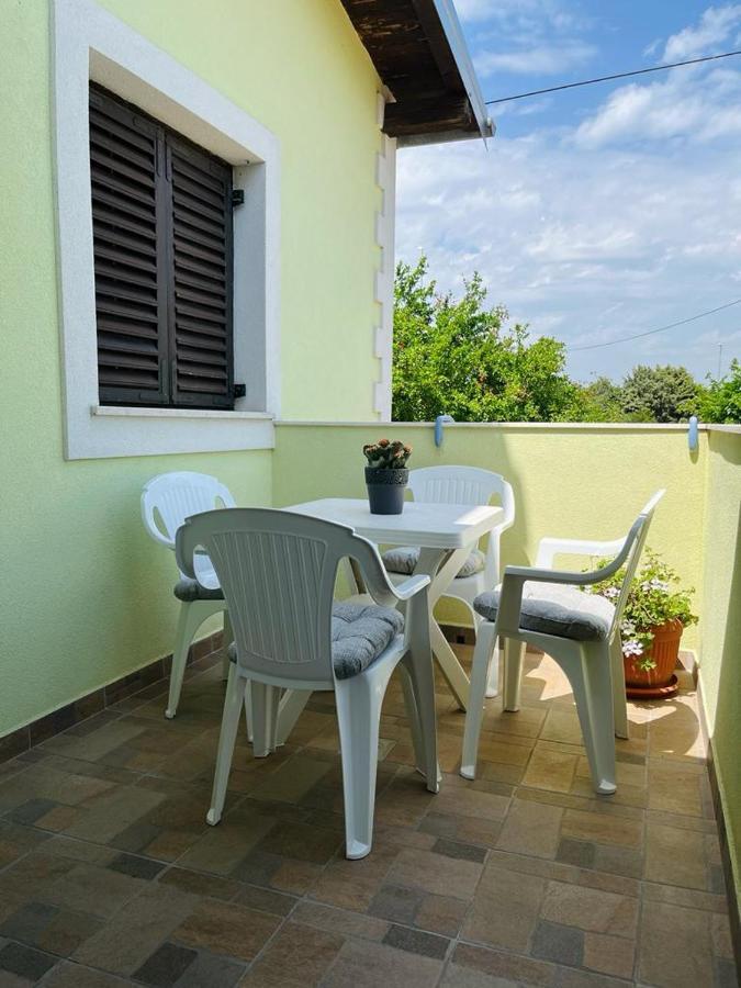 Pomerino Apartmans Esterno foto